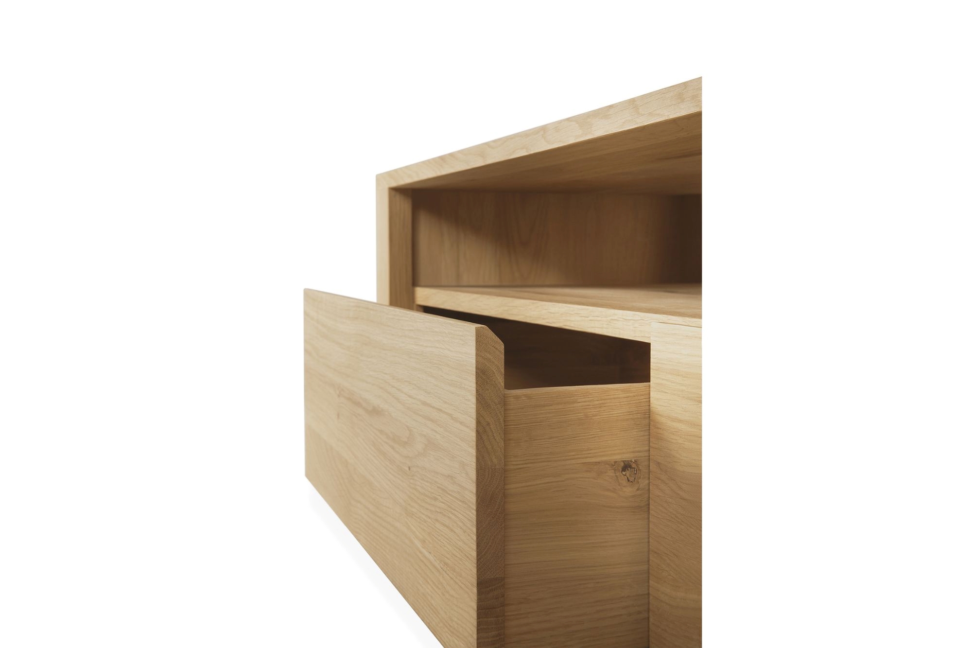 Ethnicraft Oak Shadow TV Unit 210 - 3 drawer - Image 6