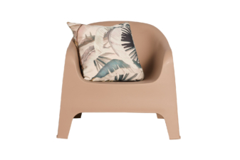 Alternative view of Edge Outdoor Lounge Chair Sand